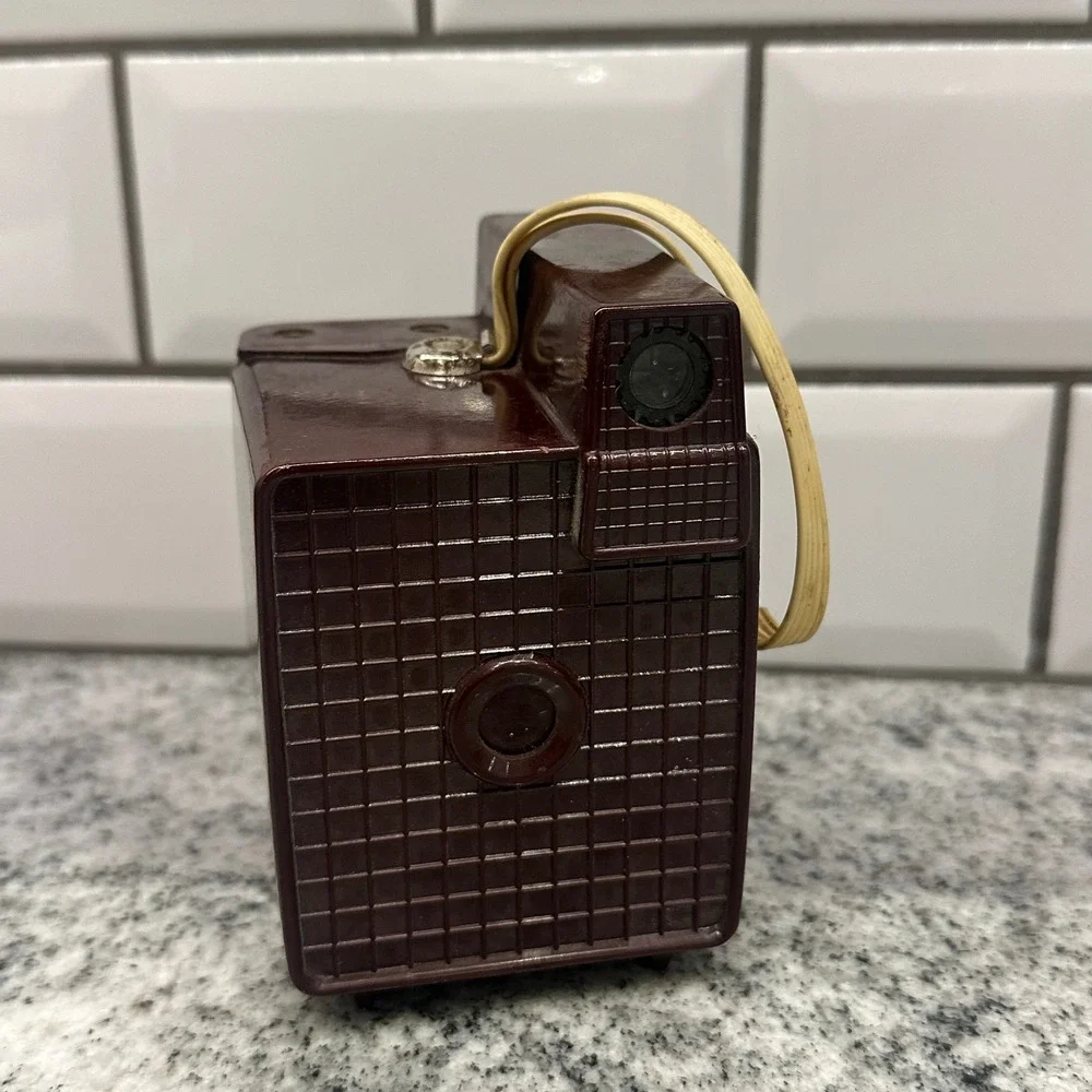 Imperial Debonair Camera Maroon Bakelite Vintage 620 Film MCM Prop Untested